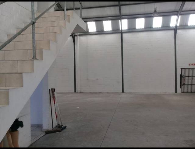 702M² WAREHOUSE TO LET IN EPPING INDUSTRIAL